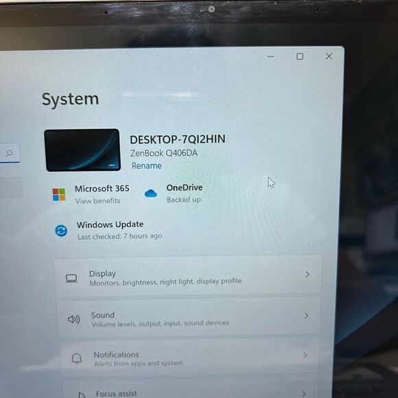 Asus Zenbook Q406DA Touchscreen Laptop - Picture 8 of 10